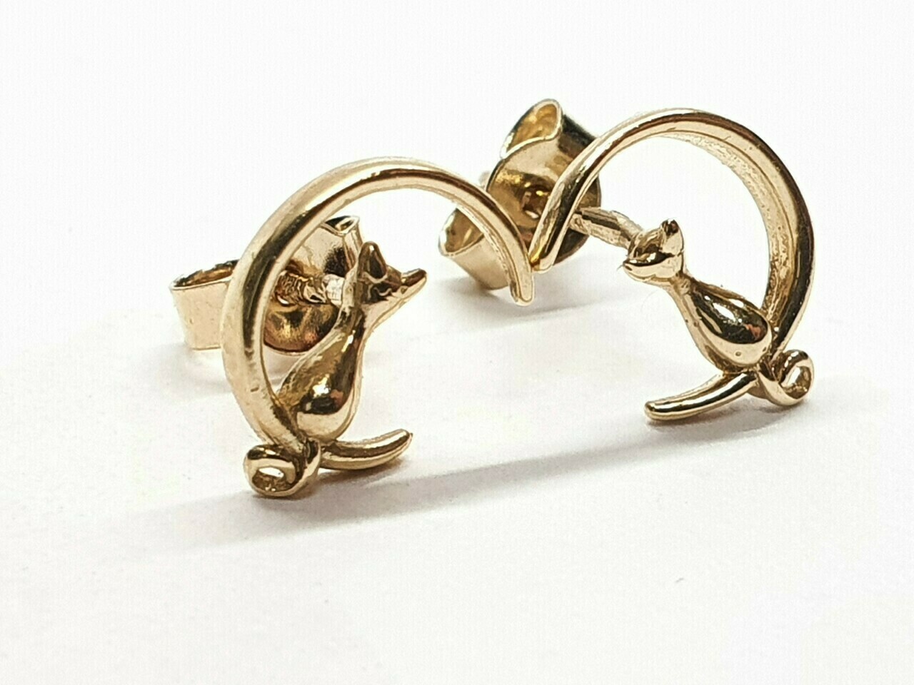 zlote-kolczyki-ksiezyce-z-kotem-115g-585-rodzaj-bigla-sztyft
