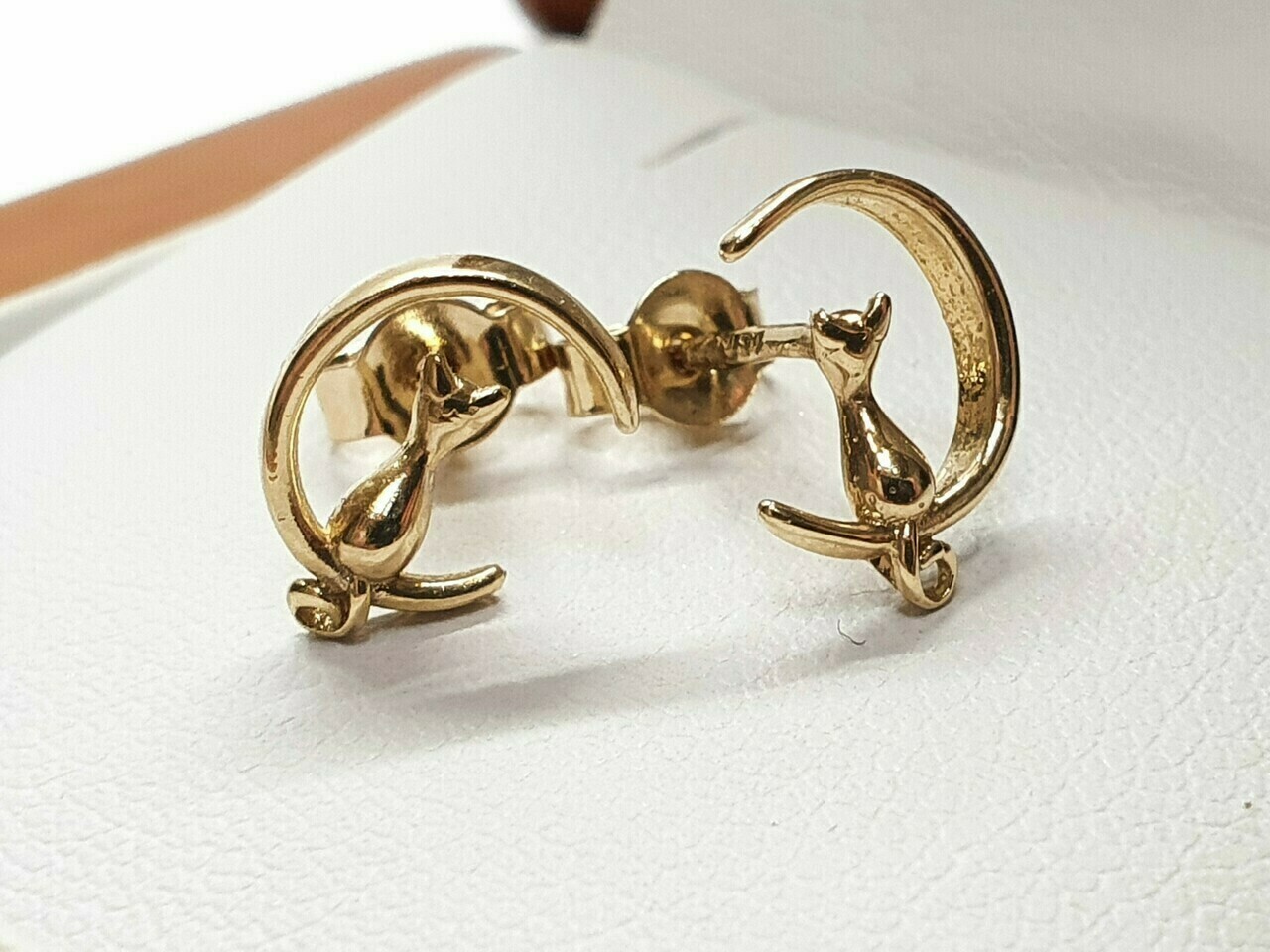 zlote-kolczyki-ksiezyce-z-kotem-115g-585-marka-inna-marka