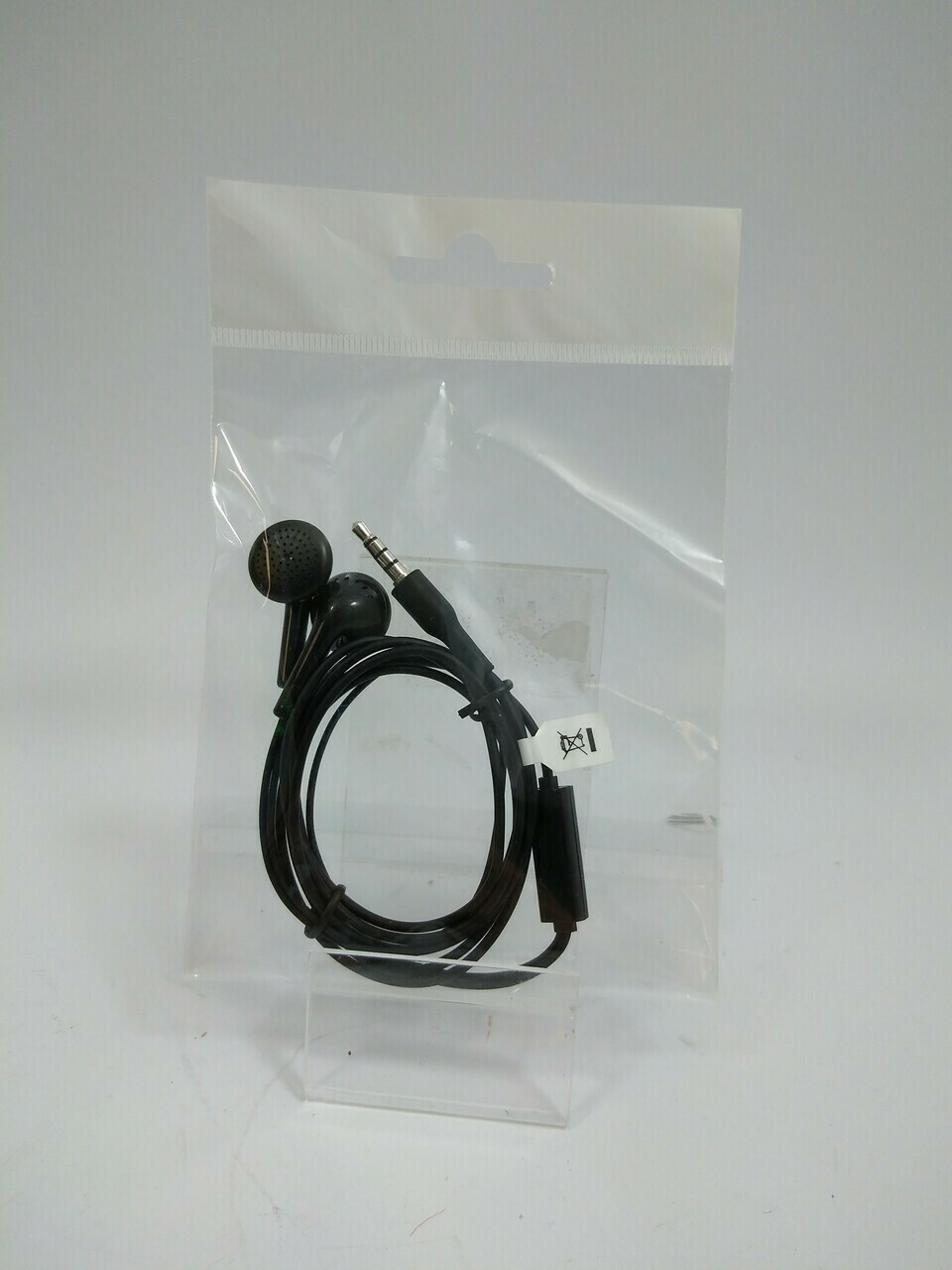 sluchawki-douszne-czarne-biale-osiedle-czecha-96-poznan