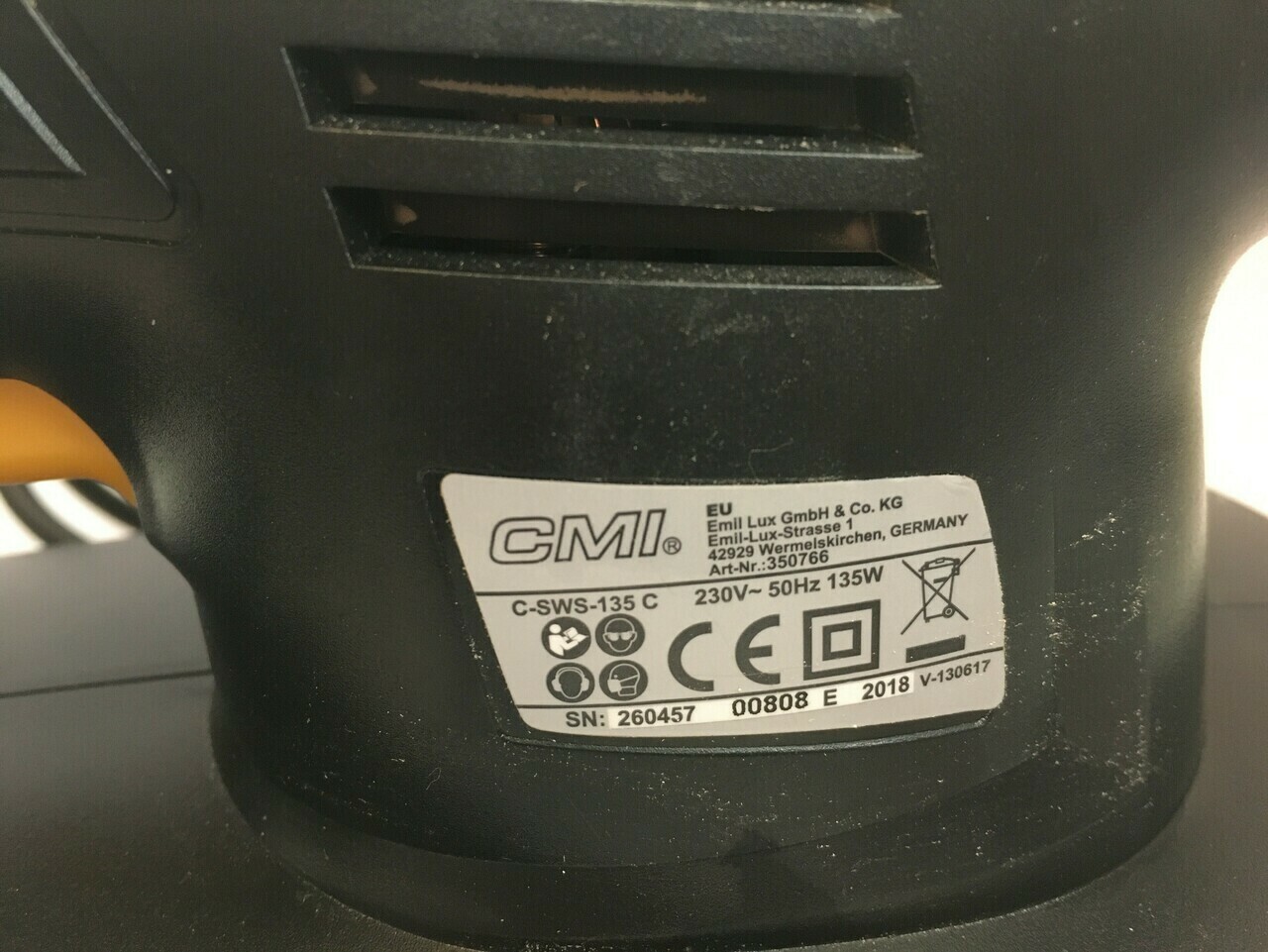 szlifierka-oscylacyjna-cmi-135-w-rodzaj-oscylacyjna