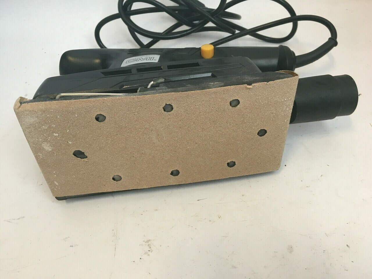 szlifierka-oscylacyjna-cmi-135-w-stan-uzywany