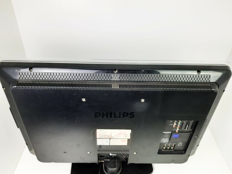 telewizor-philips-32pfl7803d10-32-opis-rozdzielczosc-ekranu-px-1920-x-1080