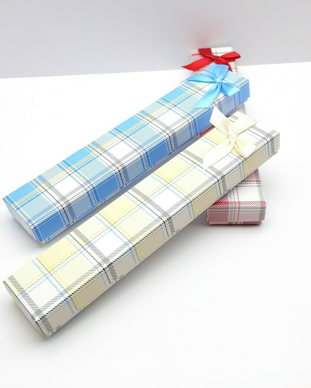 pudeleczko-prezentowe-bransoletka-kolory-stan-powystawowy