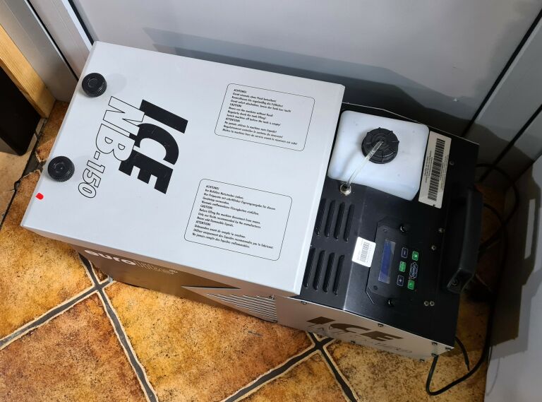 WYTWORNICA DYMU EUROLITE NB-150 ICE