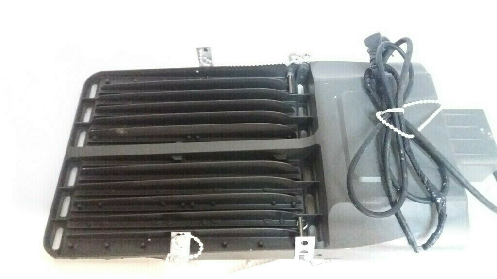 halogen-lampa-led-do-uprawy-roslin-hl-pl-300w-rodzaj-gwintu-zintegrowane-zrodlo-led