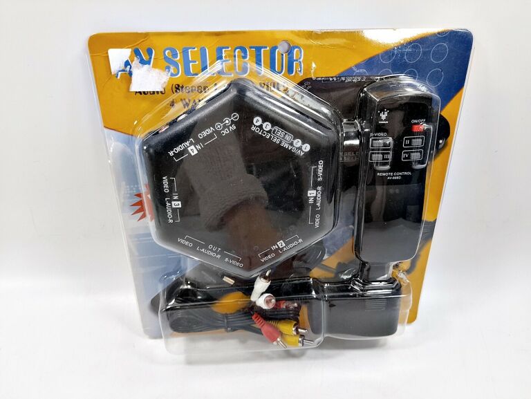 4-input-av-switch-selector-with-remote-control-wolnosci-2a-strzelce-krajenskie