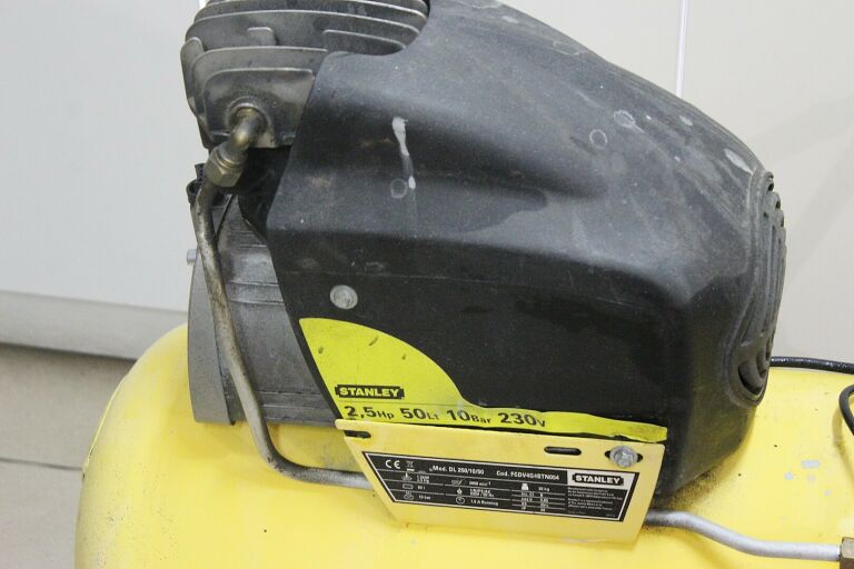 KOMPRESOR STANLEY DL 250/10/50