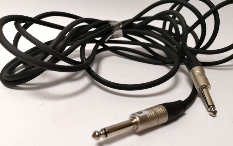 przewod-adam-hall-cabels-jack-jack-63m-stan-uzywany