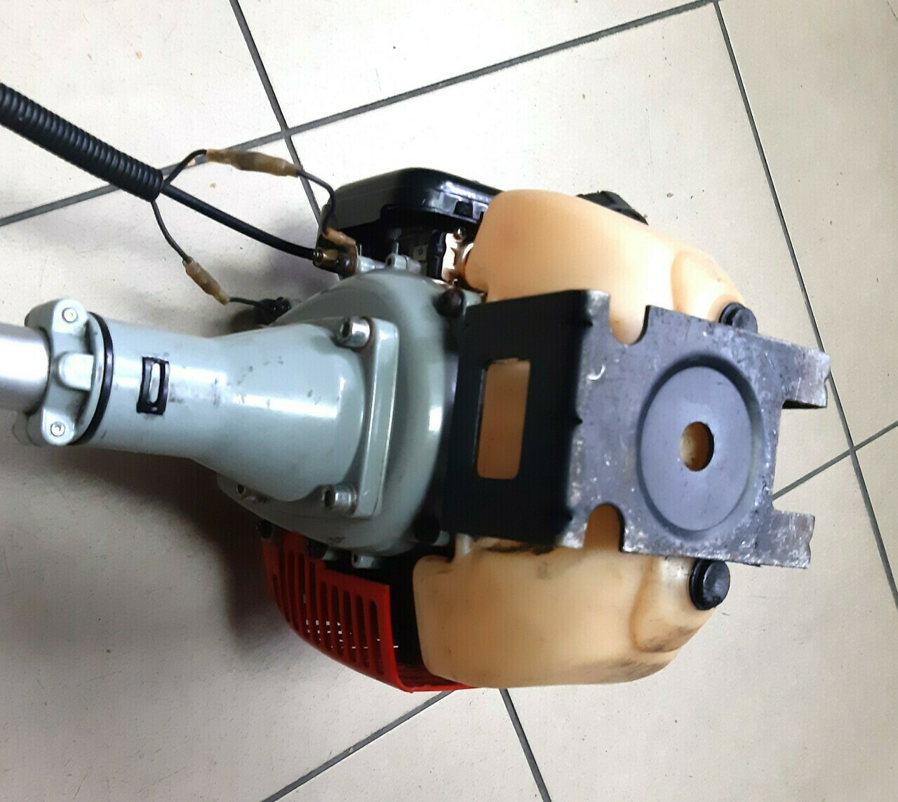 kosa-spalinowa-victus-bc26-zasilanie-spalinowe