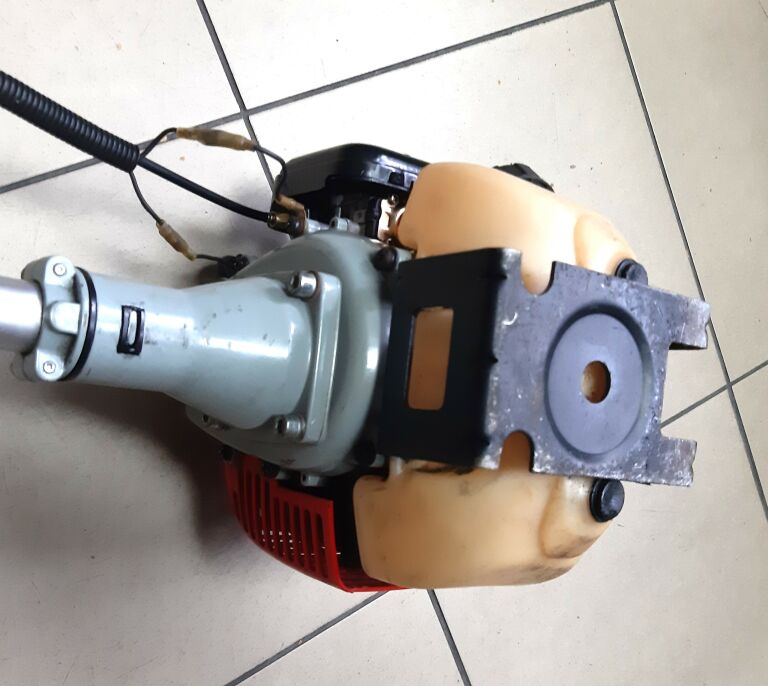 kosa-spalinowa-victus-bc26-zasilanie-spalinowe