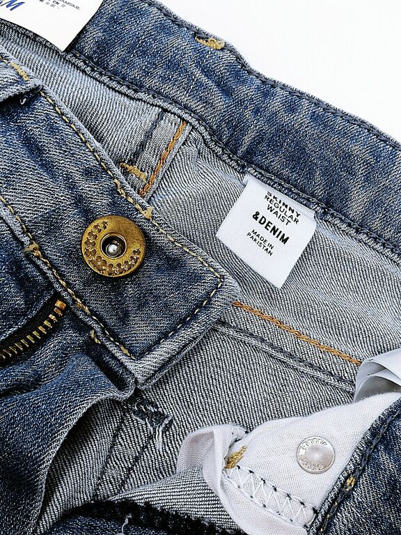 SPODNIE DAMSKIE HM SKINNY REGULAR WAIST R. 28/32