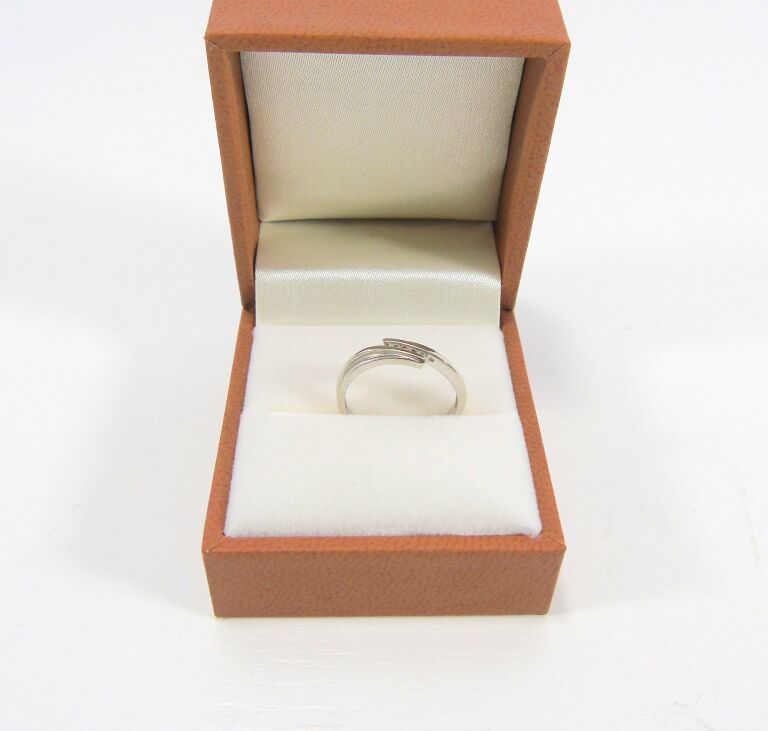 pierscionek-z-bialego-zlota-585-z-brylantami-r11-stan-11323-253806