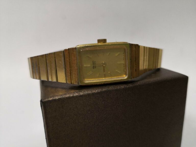 zegarek-seiko-2e20-5389-damski-na-bransolecie-ean-gtin-4549526178702