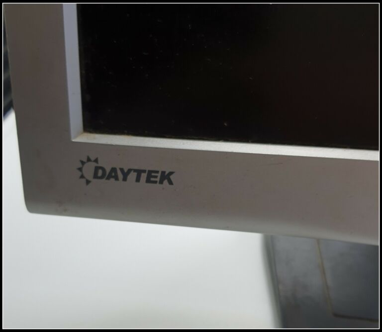 MONITOR DAYTEK 17 CALI