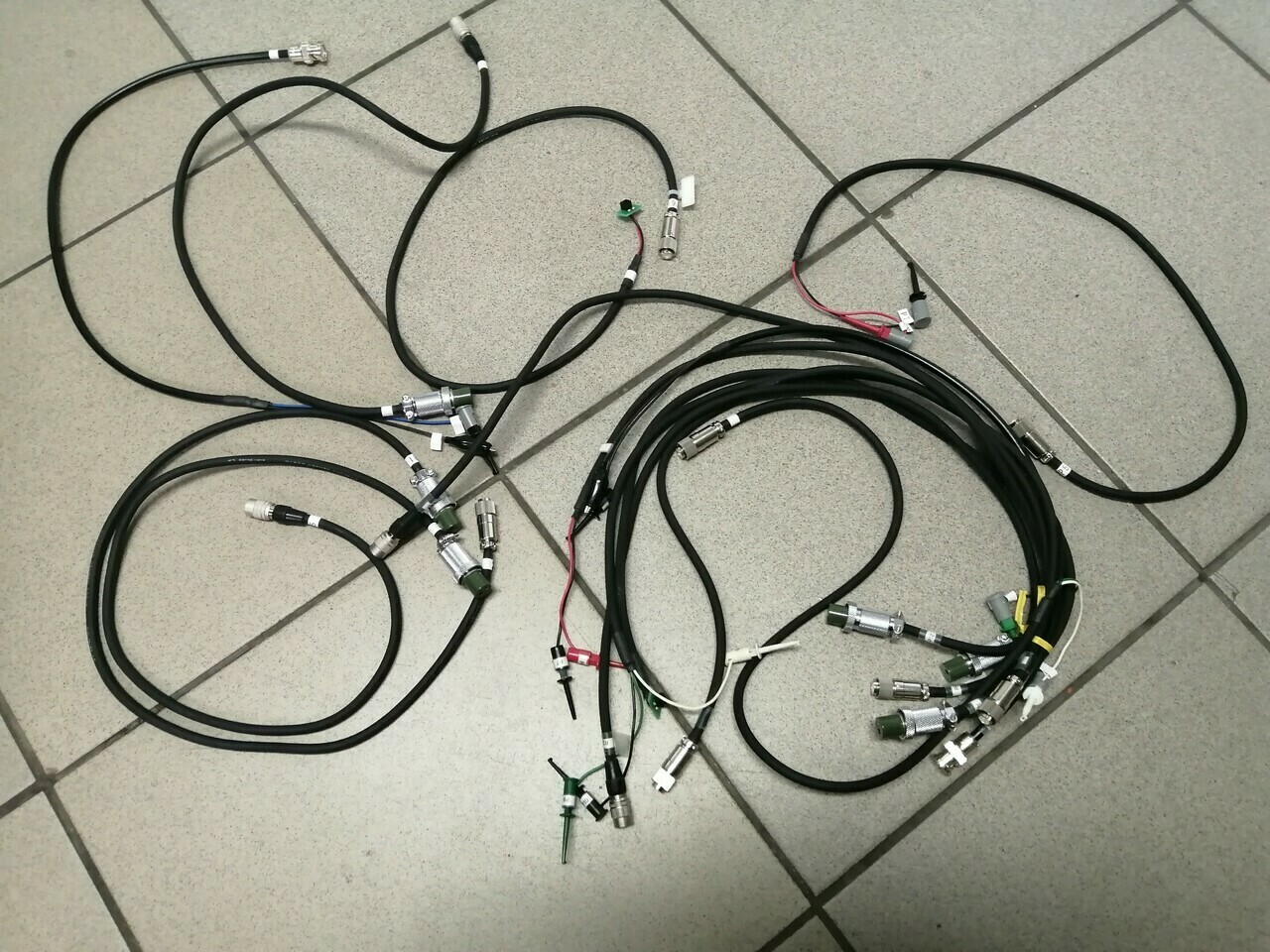 okablowanie-estradowe-14-sztuk-osiedle-kombatantow-7c-krakow