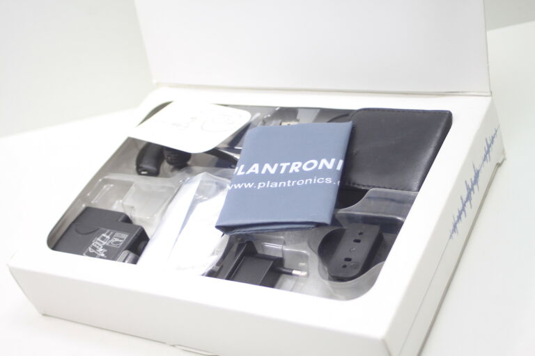 SŁUCHAWKA PLANTRONICS VOYAGER PRO UC V2 +PUDEŁKO