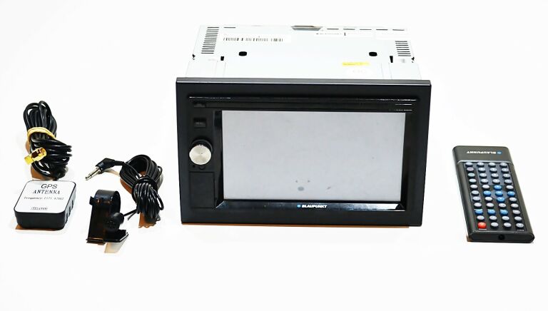 BLAUPUNKT SANTA CRUZ 370 + MIKROFON + PILOT