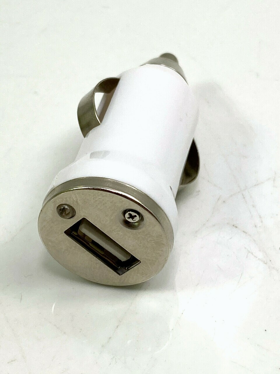 21-ladowarka-samochodowa-usb-loombard-5v-1000ma-ean-gtin-3501361186565