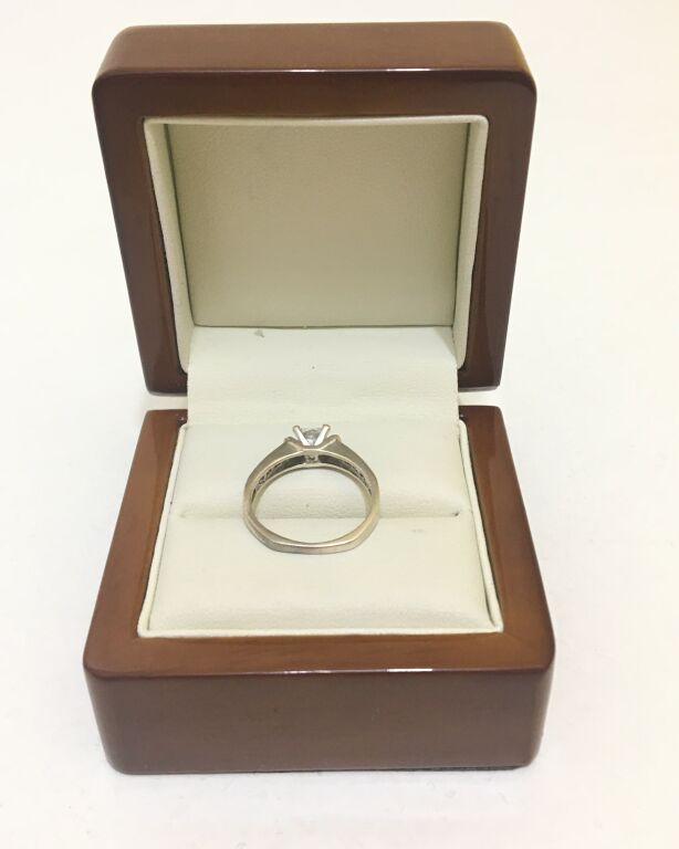 pierscionek-rodzaj-wyrob-jubilerski