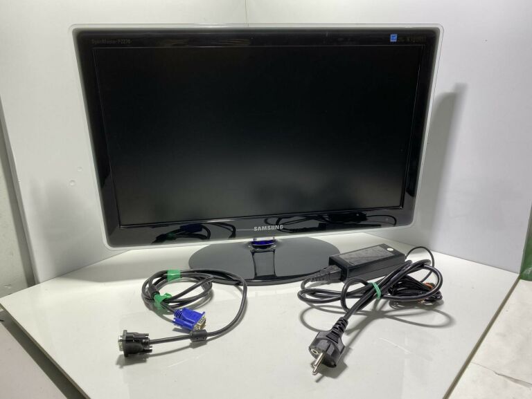 MONITOR SAMSUNG SYNCMASTER P2270 + KABLE