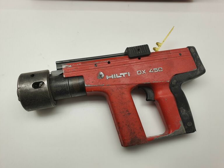 GWOŹDZIARKA OSADZAK HILTI DX 450