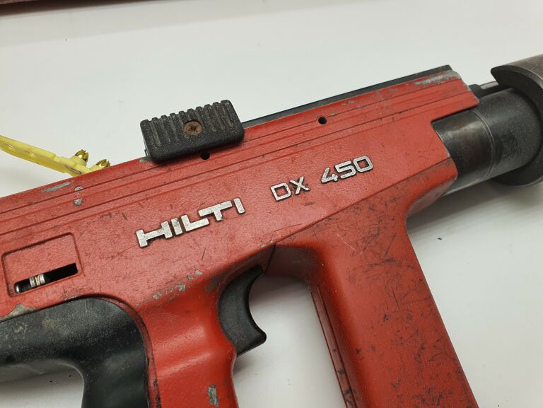 GWOŹDZIARKA OSADZAK HILTI DX 450