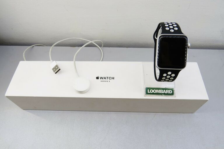 apple-watch-a1859-series-3-at-polecam-model-apple