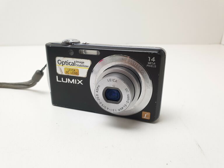 PANASONIC LUMIX DMC-FS14 + ETUI + ŁADOWARKA
