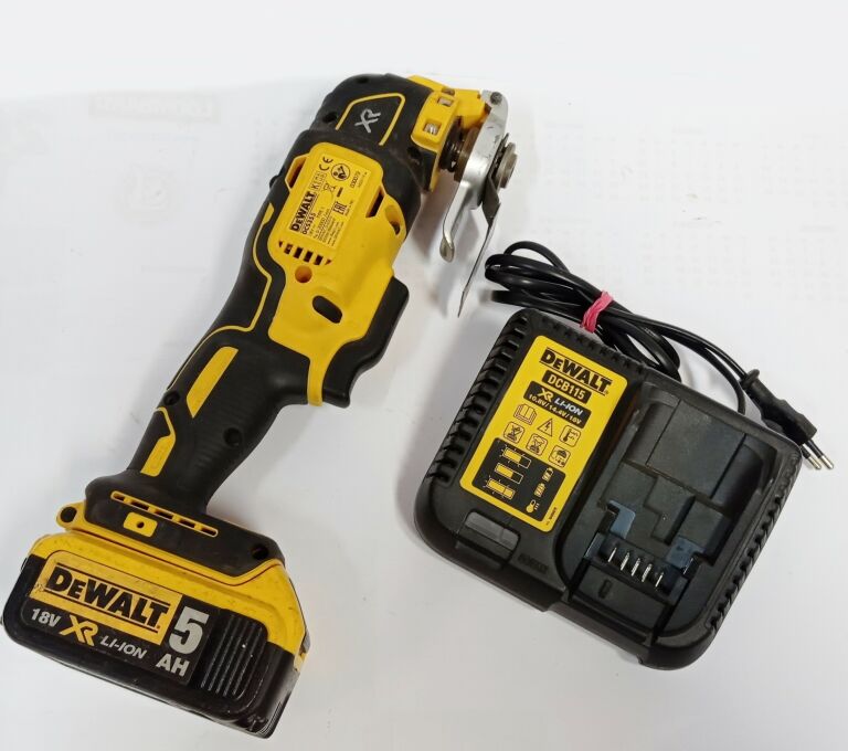 NARZĘDZIE OSCYLACYJNE MULTITOOL DEWALT DCS355