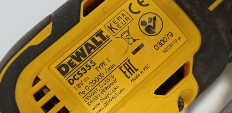 NARZĘDZIE OSCYLACYJNE MULTITOOL DEWALT DCS355