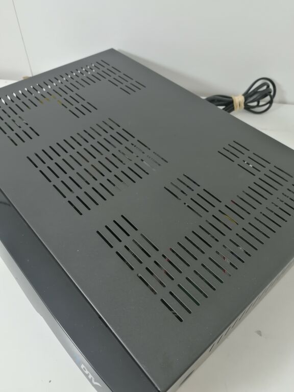 TUNER SATELITARNY FERGUSON ARIVA TT HD PVR 500 GB