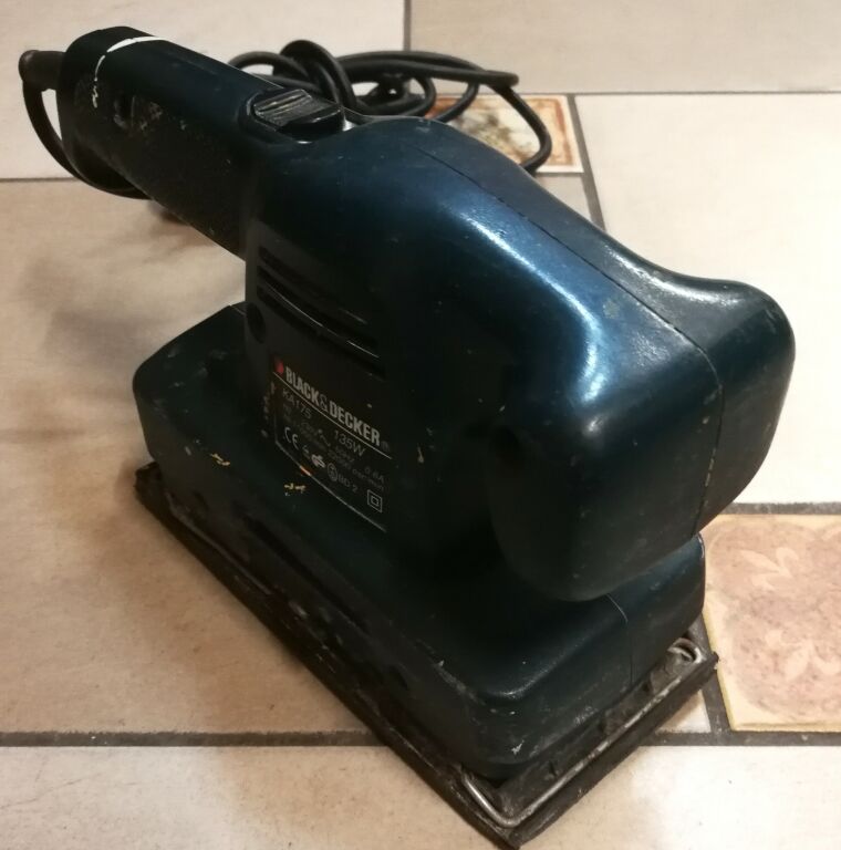 SZLIFIERKA OSCYLACYJNA BLACK&DECKER KA175
