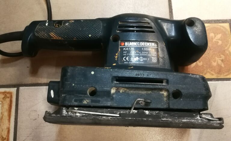 SZLIFIERKA OSCYLACYJNA BLACK&DECKER KA175