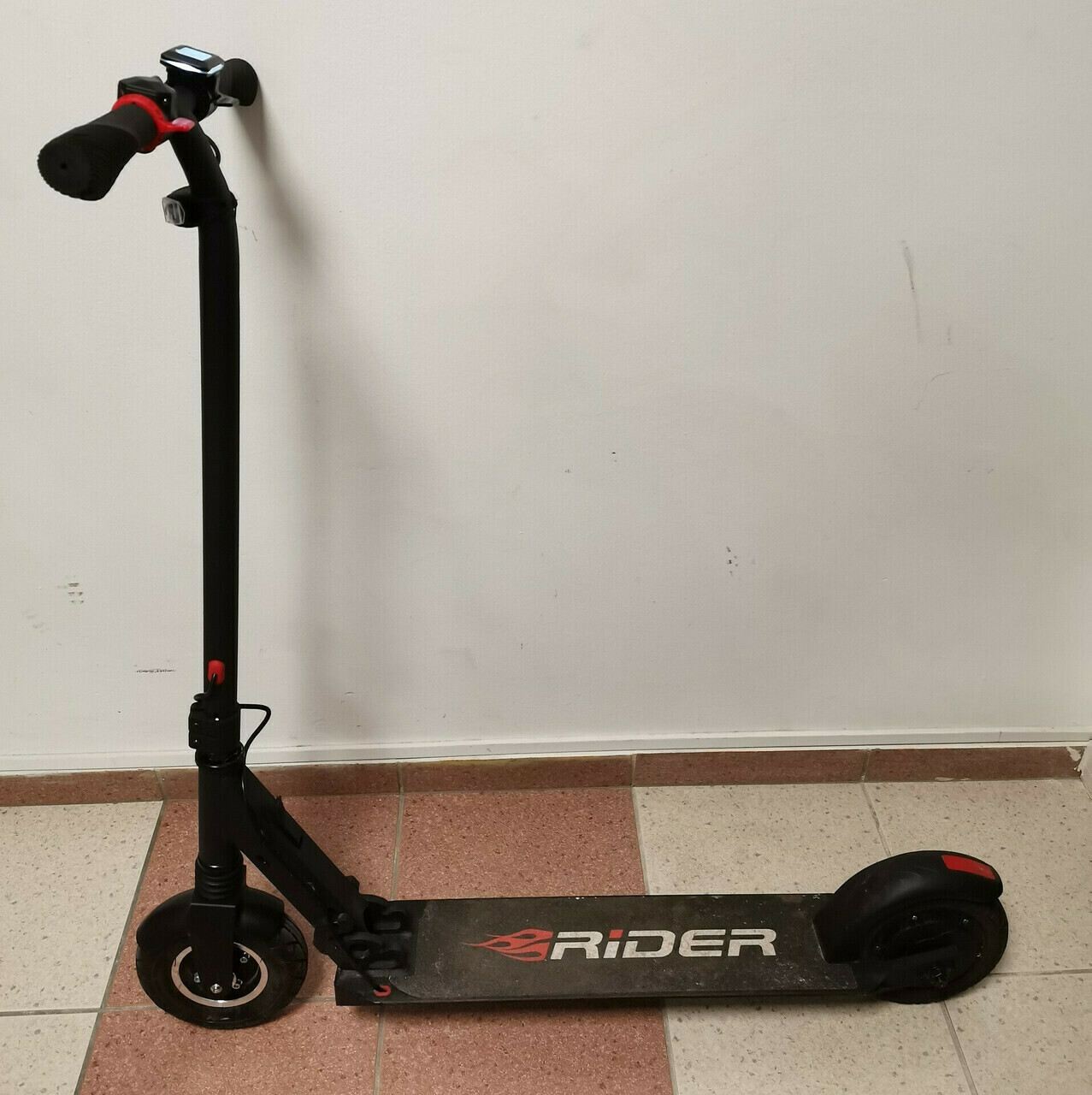 hulajnoga-elektryczna-rider-freak-kod-producenta-5905279820005