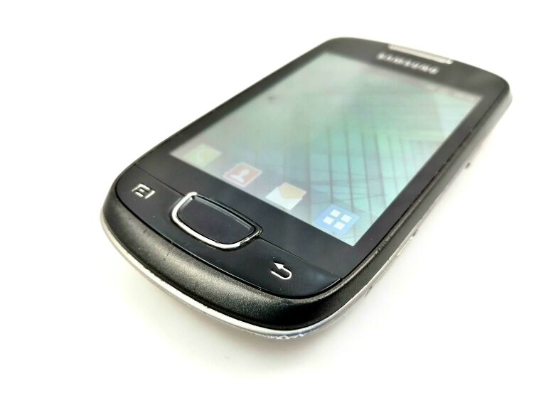 samsung-galaxy-mini-gt-s5570-4gb-31-1300mah-typ-smartfon