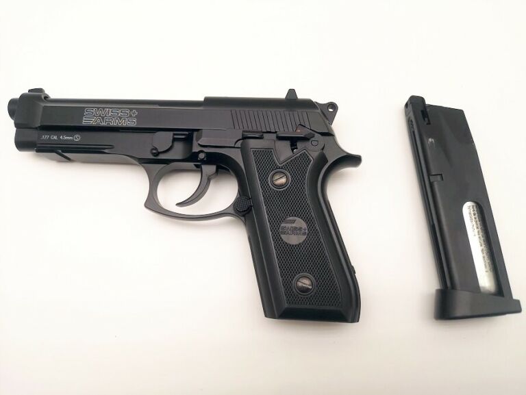 WIATRÓWKA SWISS ARMS GSG P92 4,5MM KOMPLET