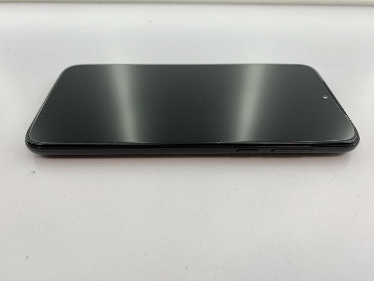 ZADBANY TELEFON MOTOROLA MOTO G8 PLUS