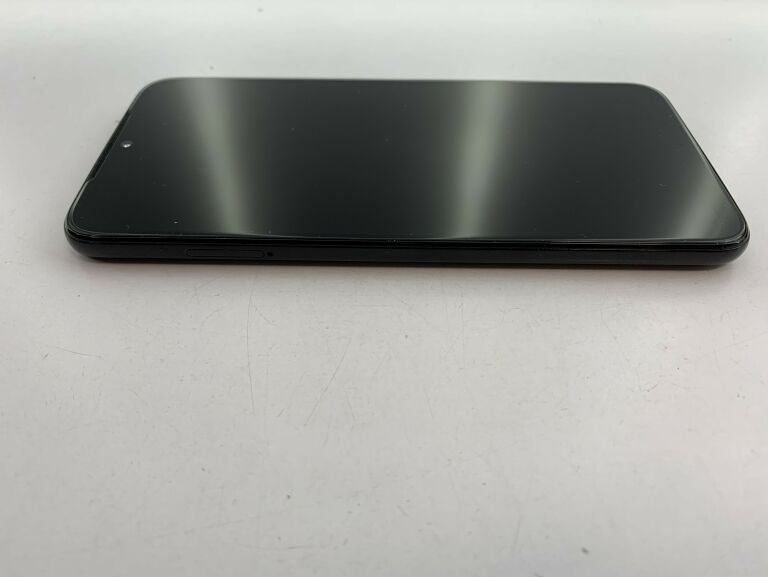 ZADBANY TELEFON MOTOROLA MOTO G8 PLUS