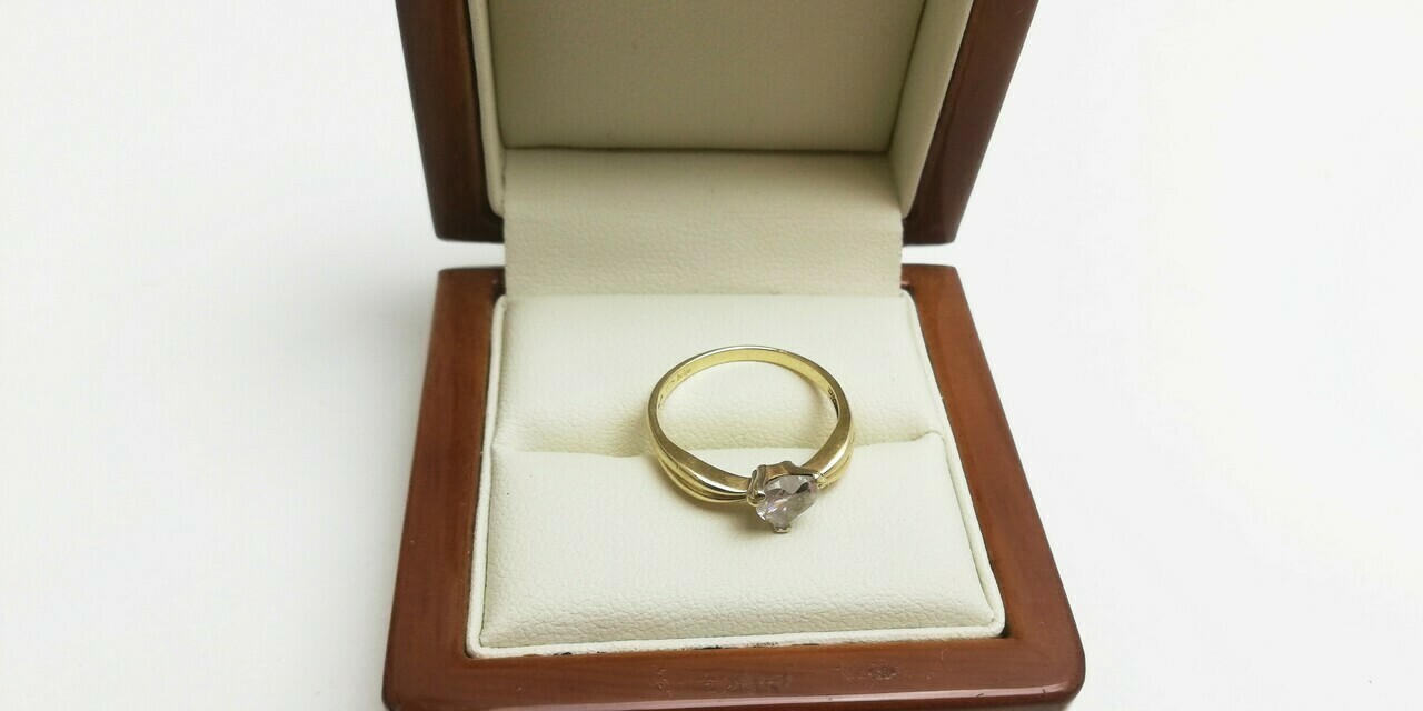 piekny-zloty-pierscionek-z-sercem-333-224-r14-stan-uzywany