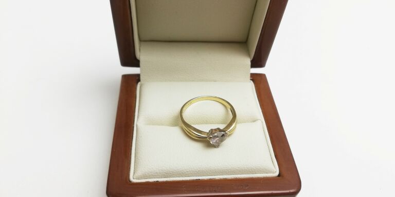 piekny-zloty-pierscionek-z-sercem-333-224-r14-stan-uzywany