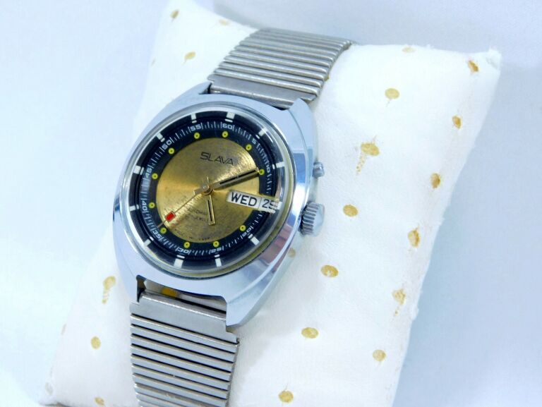 zegarek-slava-automatyczny-27-jewels-made-in-ussr-funkcje-datownik