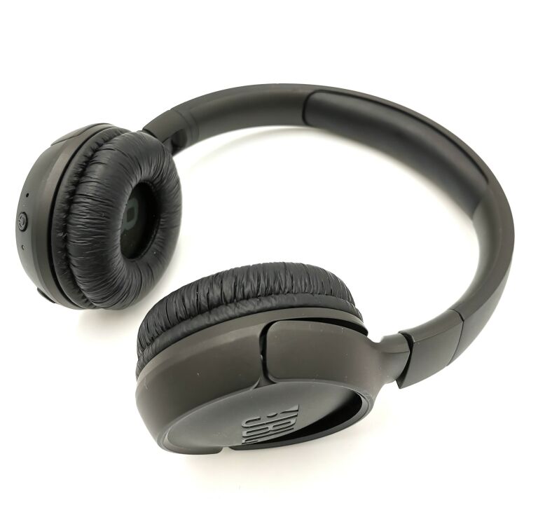 nauszne-sluchawki-jbl-tune-500bt-czarne-komplet-transmisja-sygnalu-bluetooth