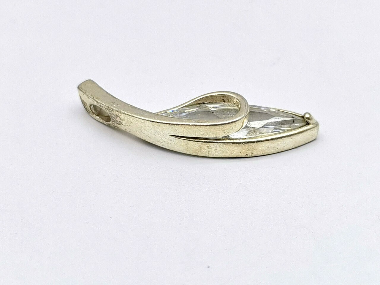 srebrny-wisiorek-lezka-z-oczkiem-925-material-srebro