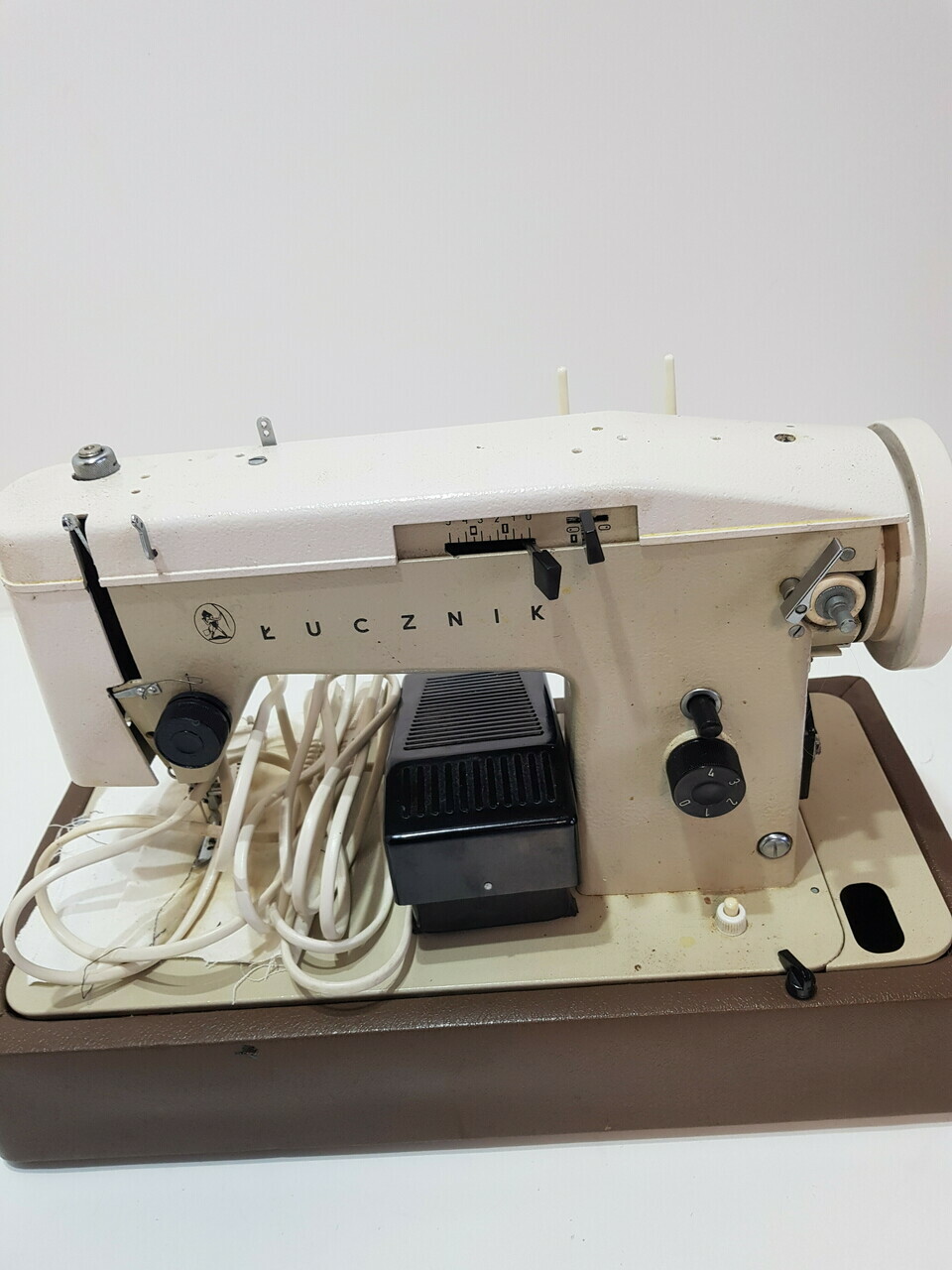 maszyna-do-szycia-lucznik-walizkowa-7-zamkowa-8a-krasnystaw