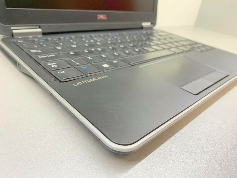 DELL LATITUDE E7240 I5-4300U / 8GB / 120GB / WIN1