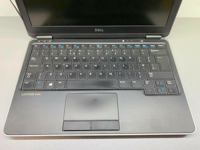 DELL LATITUDE E7240 I5-4300U / 8GB / 120GB / WIN1