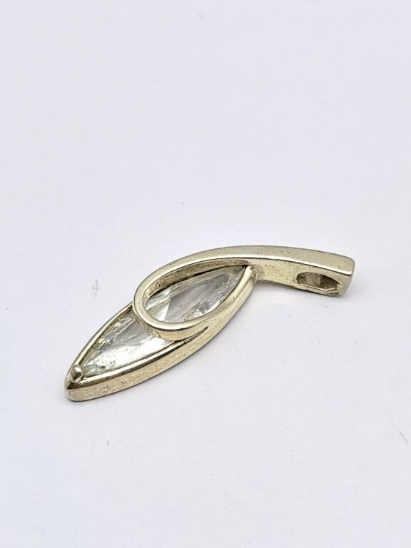 srebrny-wisiorek-lezka-z-oczkiem-925-rodzaj-wyrob-jubilerski