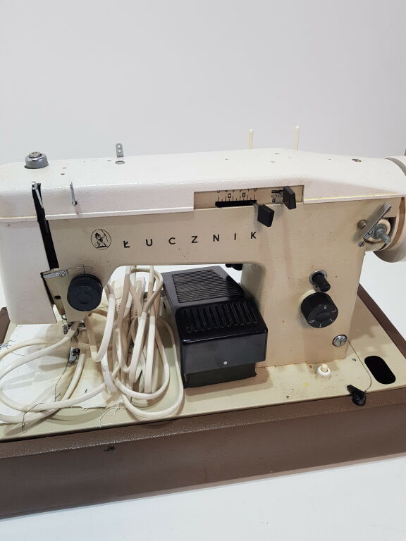 maszyna-do-szycia-lucznik-walizkowa-7-rodzaje-sciegow-elastyczny