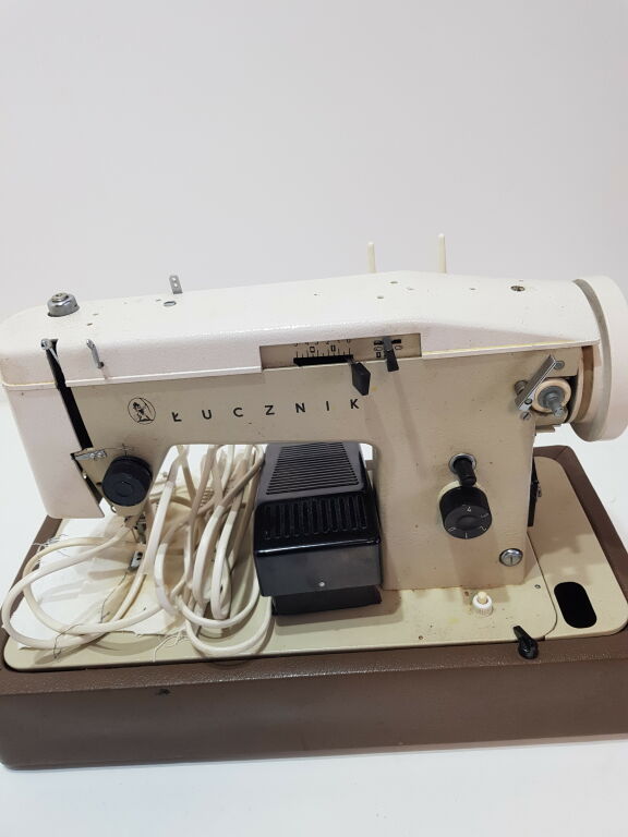 maszyna-do-szycia-lucznik-walizkowa-7-zamkowa-8a-krasnystaw