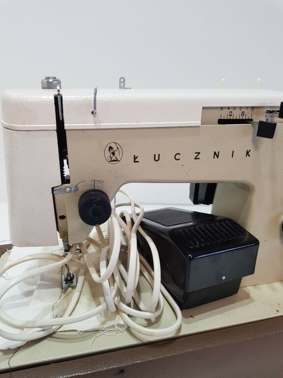 maszyna-do-szycia-lucznik-walizkowa-7-model-tur2